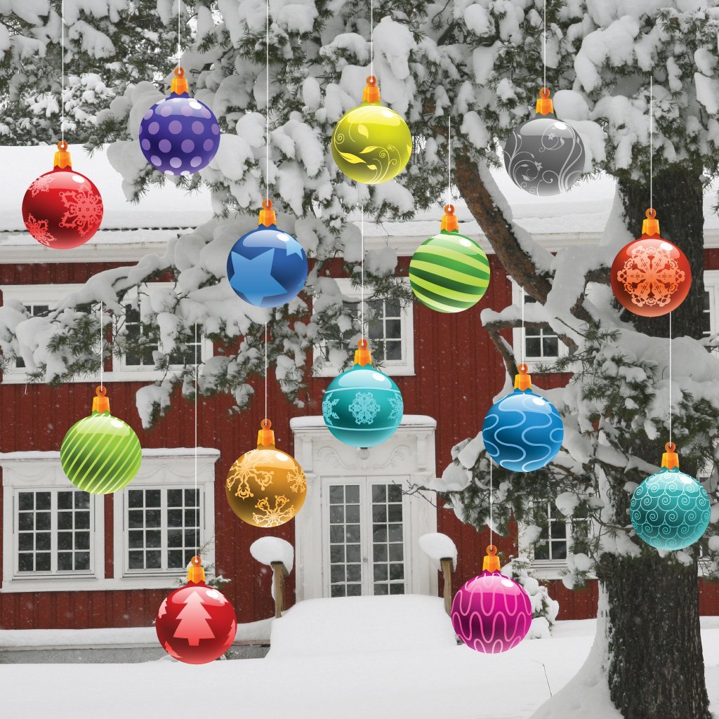 Sparkly Pine Garland Decoration For Fireplace on Christmas