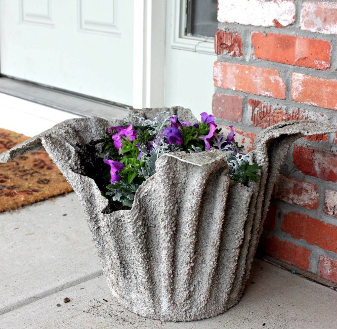 DIY Concrete Planter by Recycling Old Towels | Home Designing