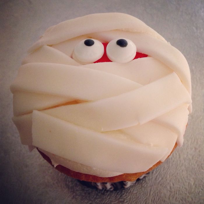 Delicious Mummy Halloween Cupcake